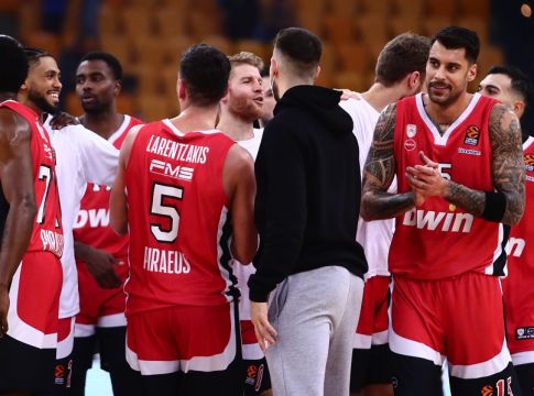 Ενας Ολυμπιακός να σηκώνεσαι και να τον χειροκροτάς