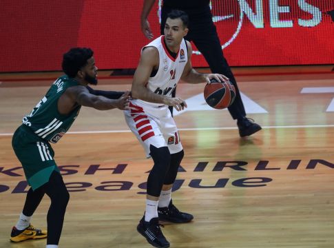 H «no look» πάσα του Σλούκα στον Μάρτιν (vid)