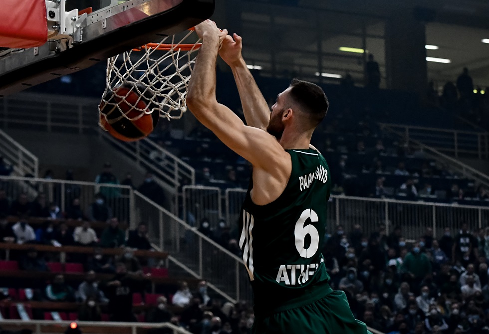 Διπλός Παπαγιάννης στο Top10 της Euroleague (vid)