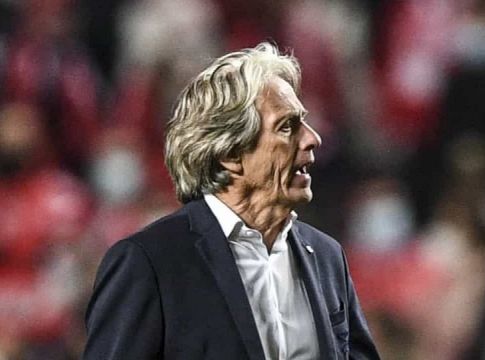 Μπενφίκα – Κούνησαν λευκά μαντήλια στον Ζεσούς παρά την πρόκριση