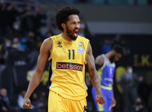 AEK – Περιστέρι 90-77: Πολύ σκληρή για να πεθάνει