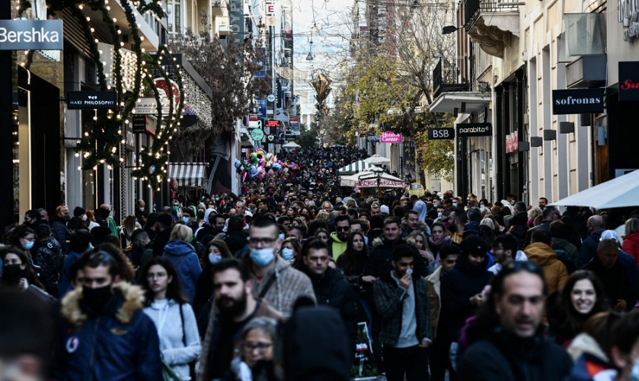 Παραλλαγή Ομικρον – Ρεβεγιόν Χριστουγέννων και Πρωτοχρονιάς με υποχρεωτικά τεστ και στους εμβολιασμένους;