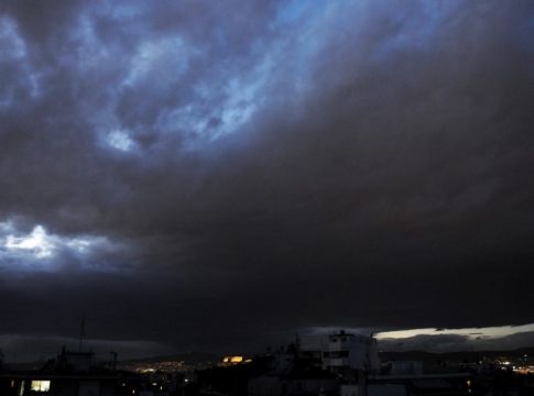 Καιρός – Ισχυρές καταιγίδες και χιονοπτώσεις το Σάββατο – Live η πορεία της κακοκαιρίας