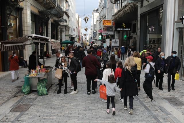 Η Όμικρον «σφραγίζει» την τρίμηνη ισχύ των πιστοποιητικών εμβολιασμού – Τι να προσέχουν όσοι δεν έκαναν την τρίτη δόση