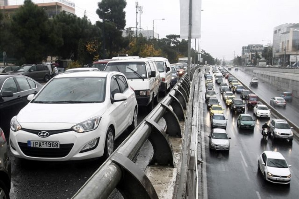 Κίνηση στους δρόμους – Πόσες ήταν οι «χαμένες» ώρες των οδηγών λόγω μποτιλιαρίσματος