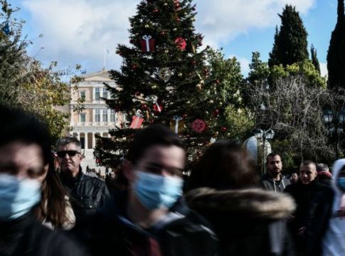 Αυτό είναι το μεγάλο πρόβλημα με την Όμικρον – Ποιοι παράγοντες θα χτυπήσουν καμπανάκι για νέα μέτρα, τι θα καθορίσει το lockdown