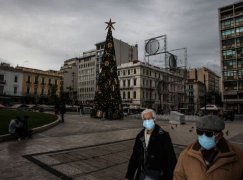 Κορωνοϊός – Η Ομικρον απειλεί τα Χριστούγεννα – Προβλέψεις για νέα έκρηξη κρουσμάτων
