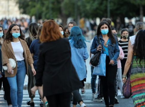Αυτοί είναι οι 3 μεγαλύτεροι κίνδυνοι της μετάλλαξης Ομικρον – Τι ισχύει για όσους έχουν κάνει το εμβόλιο της AstraZeneca