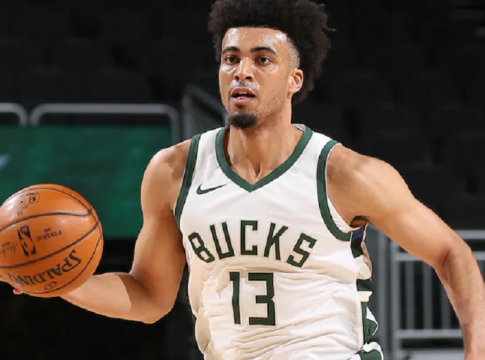 Οι Μπακς στην κορυφή του Top10 με… χορευτή Νουόρα (vid)