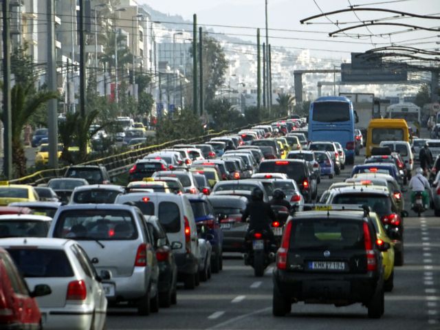 Κυκλοφοριακό χάος στους δρόμους της Αθήνας – Πού εντοπίζονται προβλήματα (Χάρτης)