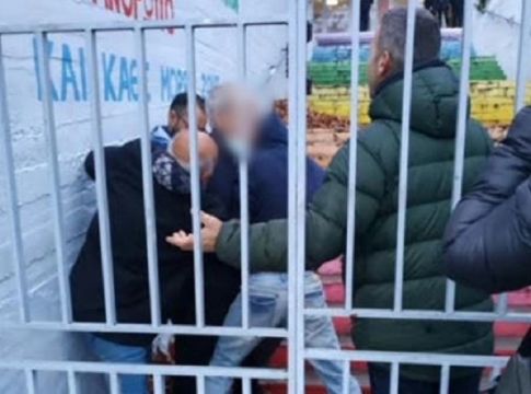 «Θεματοφύλακες του Συντάγματος» – «Ο γυμνασιάρχης ξεκίνησε τους προπηλακισμούς» λένε στην απολογία τους