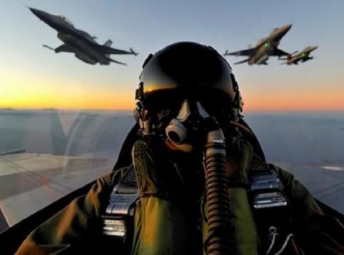 Τούρκος πιλότος ξεσπά – Πετάω 23 χρόνια μαχητικά και είμαι άνεργος – Έλληνες εργάζονται στις τουρκικές αερογραμμές