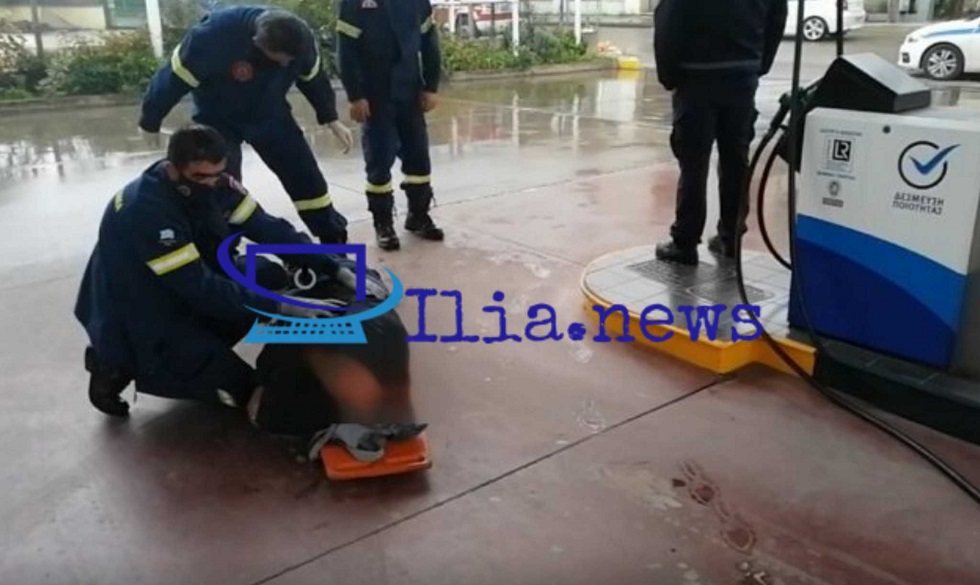 Απίστευτο – Τραυματίας περίμενε μια ώρα ασθενοφόρο – Ήταν πεσμένος στο δρόμο ενώ έβρεχε