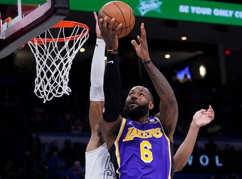 Nίκη για το Μπρούκλιν, «καθάρισε» ο ΛεΜπρόν για τους Λέικερς