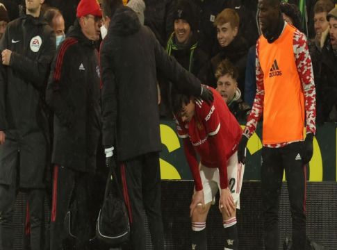 Γιουνάιτεντ – Ο Λίντελοφ είχε θέμα με την αναπνοή του για πάνω από δέκα λεπτά (vid)