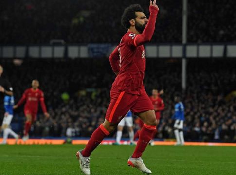 Οπαδοί της Έβερτον προσπάθησαν να χτυπήσουν τον Σαλάχ (vid)