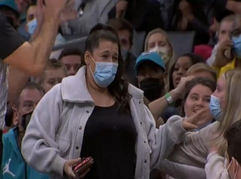 Φίλη των Χόρνετς υπέστη διάσειση και κάταγμα από λάθος πάσα του Γουντ (vid)