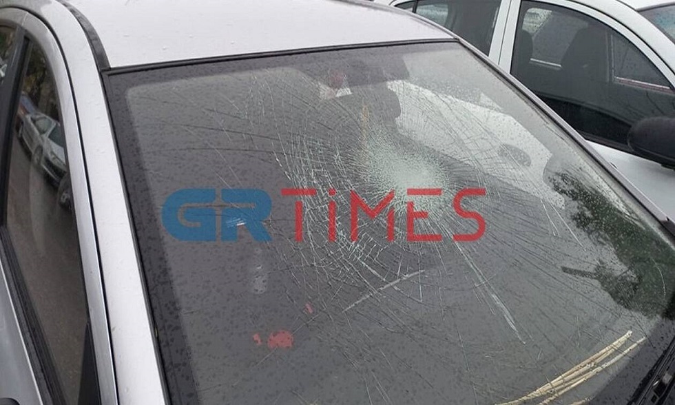 ΠΑΟΚ – Άρης : Σπασμένα αυτοκίνητα έξω από το Αλεξάνδρειο