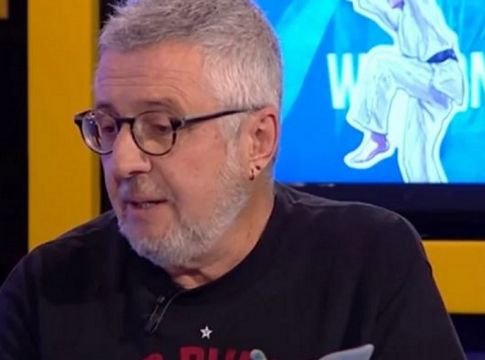 «Με τη θέλησή τους έκατσαν στα τέσσερα» – Σάλος για τον Στάθη Παναγιωτόπουλο