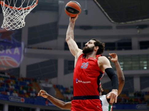 ΤΣΣΚΑ – Ενισέι 97-88: Ένα ξέσπασμα ήταν αρκετό