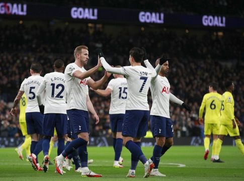 «Συναγερμός» στην Τότεναμ, οκτώ κρούσματα κορωνοϊού πριν την Ρεν