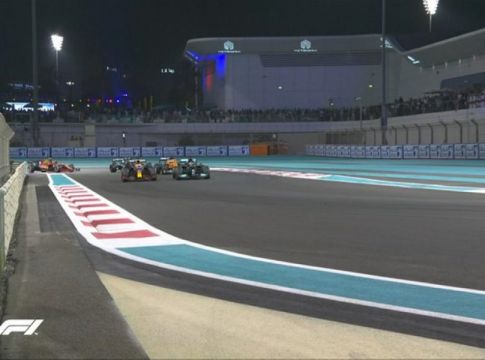 Κόβει την ανάσα η ιστορική προσπέραση του Φερστάπεν στον Χάμιλτον μέσα από τις εξέδρες (Vid)