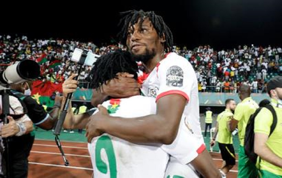 Μπουρκίνα Φάσο – Γκαμπόν 1-1 (7-6 πεν.): Ο… ΠΑΟΚ έστειλε την Μπουρκίνα Φάσο στους «8» του Κόπα Αφρικα