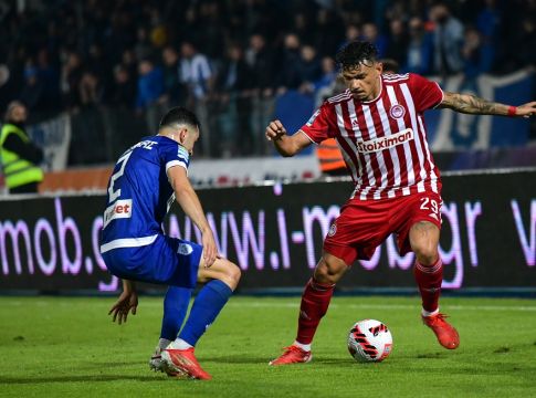 Τα βλέμματα σε Περιστέρι και Φάληρο