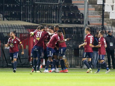 Τέσσερα νέα κρούσματα κορωνοϊού στον Απόλλωνα Σμύρνης