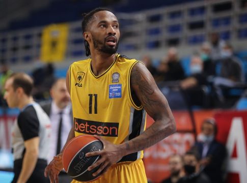 Τι λέει ο Ανγκόλα για την κατάσταση της υγείας του (pic)