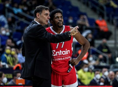 Ολυμπιακός – Ελπίζει για Μακάμπι ο ΜακΚίσικ