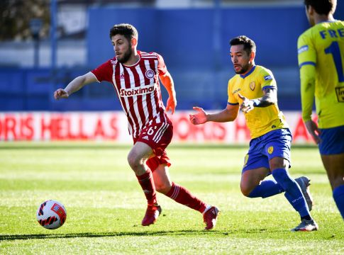 Ποιός είναι ο Ξενιτίδης που έχει… αφίσα τον Λούκα Μόντριτς; (vids)