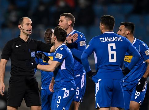 Φωνάζει η Λαμία για το πέναλτι του Άρη (Pic)