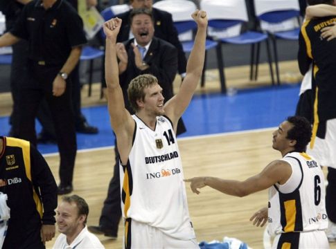 Η FIBA θυμήθηκε τη… ραψωδία του Νοβίτσκι κόντρα στους Ισπανούς το 2005 (vid)