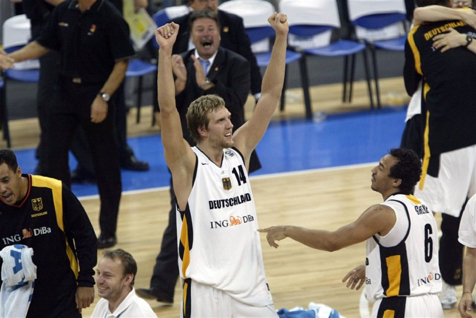 Η FIBA θυμήθηκε τη… ραψωδία του Νοβίτσκι κόντρα στους Ισπανούς το 2005 (vid)