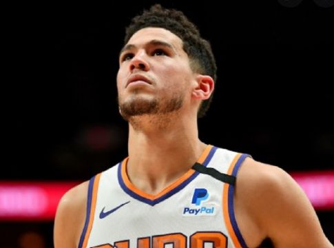 ΝΒΑ: Πρόστιμο στους Φοίνιξ Σανς λόγω Μπούκερ