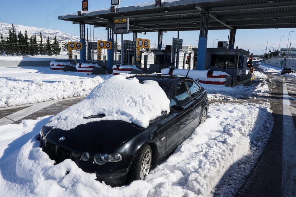 Δημοσκόπηση για την κακοκαιρία: Οργή για το φιάσκο της Αττικής Οδού – Τι λένε οι πολίτες για τις 2.000 ευρώ