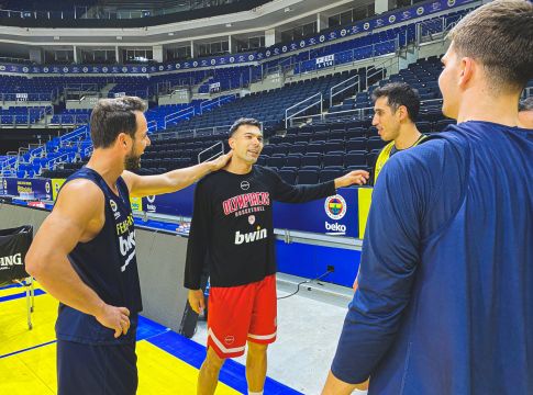 Ολυμπιακός – Ο «Σλούκι Λουκ» επιστρέφει στον τόπο του… εγκλήματος (vids)