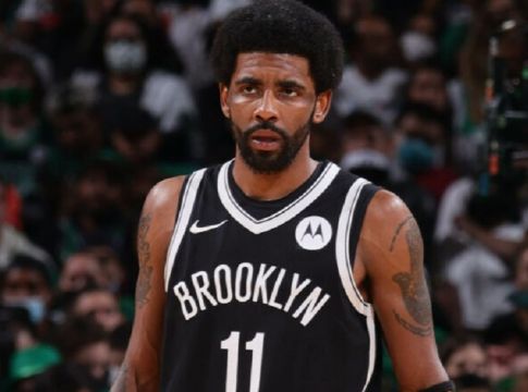 «Καρφί» Ίρβινγκ για Γιάννη – «Τυχαία ήταν το πόδι του σ’ αυτό το σημείο;» (vid)