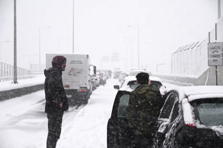 Συγκλονιστικό: 75χρονος διασώθηκε και έβαλε τα κλάματα – «Αν δεν ήσασταν εσείς θα είχαμε πεθάνει» | to10.gr