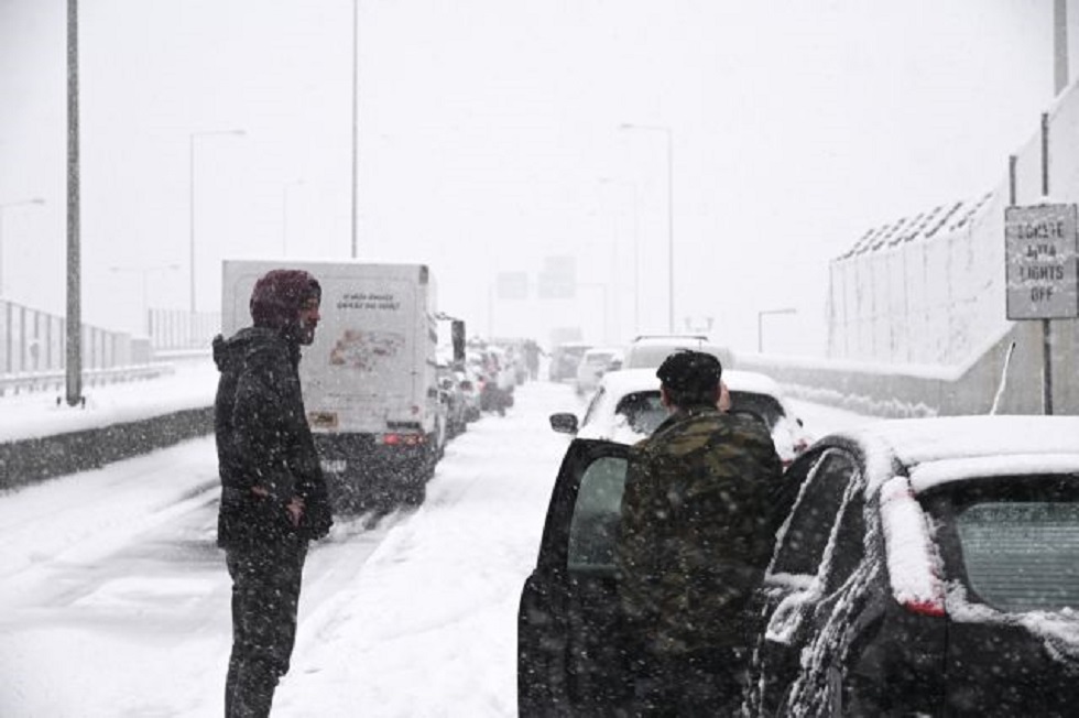 Κακοκαιρία «Ελπίδα»: Πυκνές χιονοπτώσεις και την Τρίτη με βαθμιαία εξασθένηση μετά το μεσημέρι