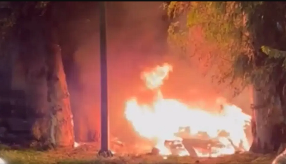 Νέο βίντεο, δευτερόλεπτα μετά την πυρκαγιά στο αυτοκίνητο