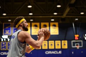 Ο Κλέι Τόμπσον επέστρεψε, το NBA «τρέμει» ξανά (pics, vids)