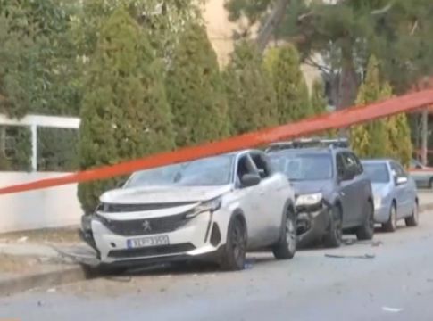 Έκρηξη σε συγκρότημα κατοικιών στη Γλυφάδα – Προκλήθηκαν υλικές ζημιές