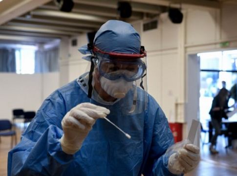 Στο «κόκκινο» το κέντρο της Αθήνας – Πιο πολλά κρούσματα από ολόκληρη τη Θεσσαλονίκη
