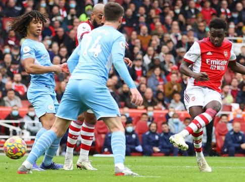 Προβάδισμα με Σακά για την Άρσεναλ κόντρα στη Σίτι (vid)