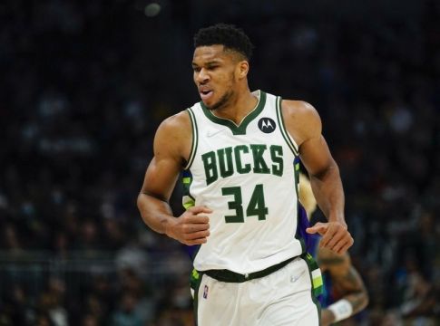 Πίστονς – Μπακς 101-131