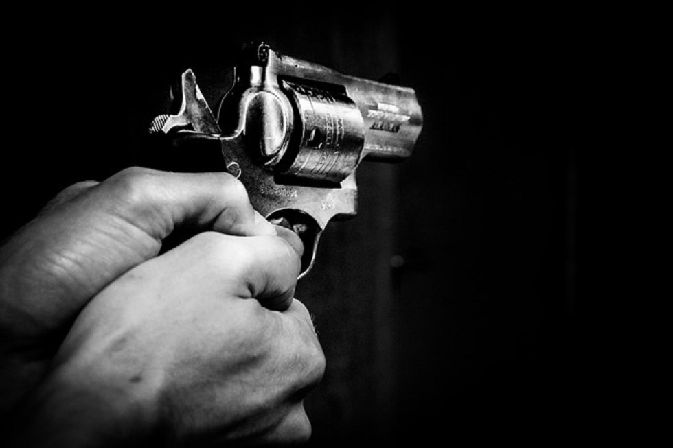 Συναγερμός στην Κυψέλη – Άνδρας βγήκε στο μπαλκόνι και άρχισε να πυροβολεί