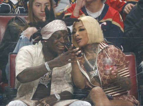 Σάλος στις ΗΠΑ με ράπερ – Νόμιζαν ότι έκανε σεξ εν ώρα αγώνα (vids)