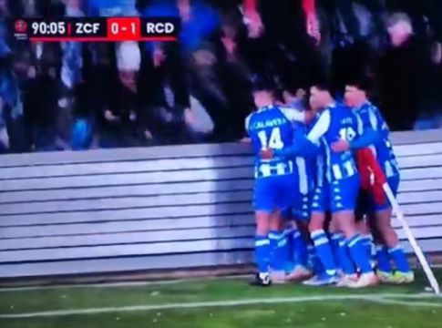Κατέρρευσε κερκίδα κατά τη διάρκεια αγώνα της Λα Κορούνια (vid)